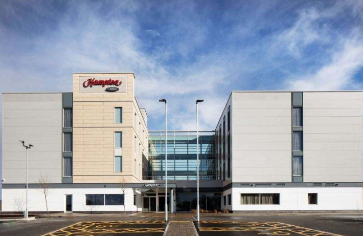 《快盈lll在全球》系列报道之一——英国布里斯托机场希尔顿欢朋酒店